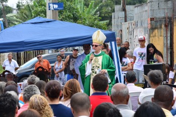 Missa no bairro Vila Caputera