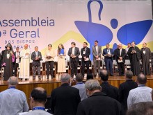 Dom Rodolfo Weber acolhe os participantes. Foto: Dom Pedro Luiz Stringhini